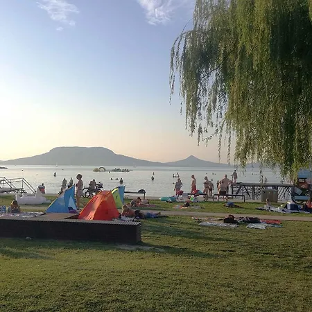 Beachfront In Fonyod-balaton 55423 Appartement *